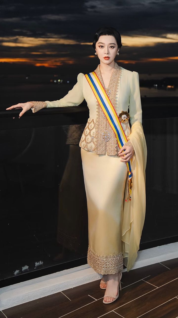 Fan Bingbing Awarded Datuk Title - Image View 1 - gellywee