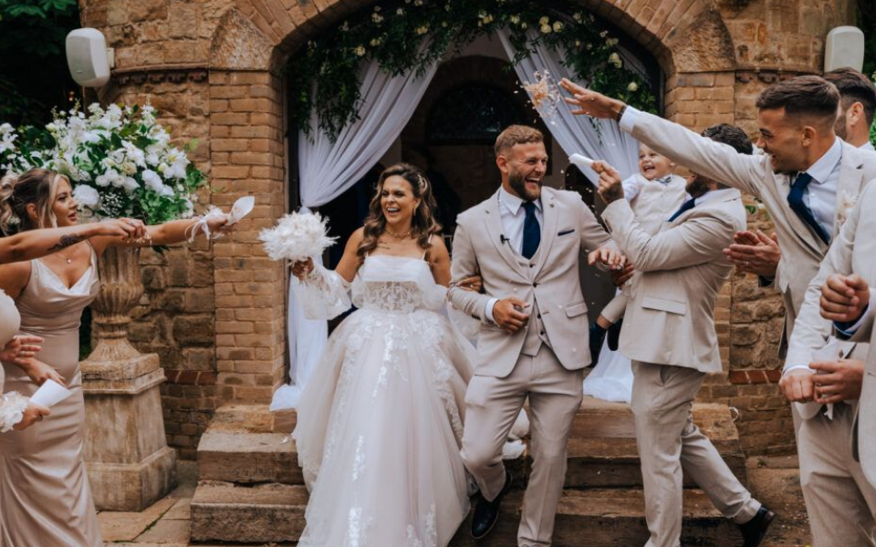 Storage Tips Before the Wedding Day - Featured Image - gellywee