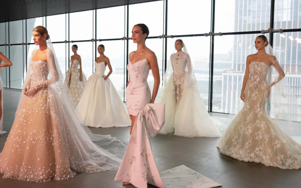 Gelly Wee - How Senstudio Dresses Looks - Featured Image - gellywee